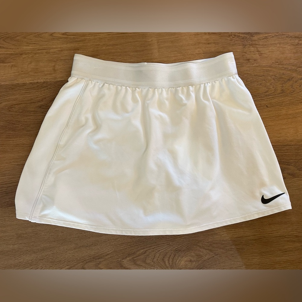 Nike White Dri-FIT Tennis Golf PickleBall Skorts Size Small